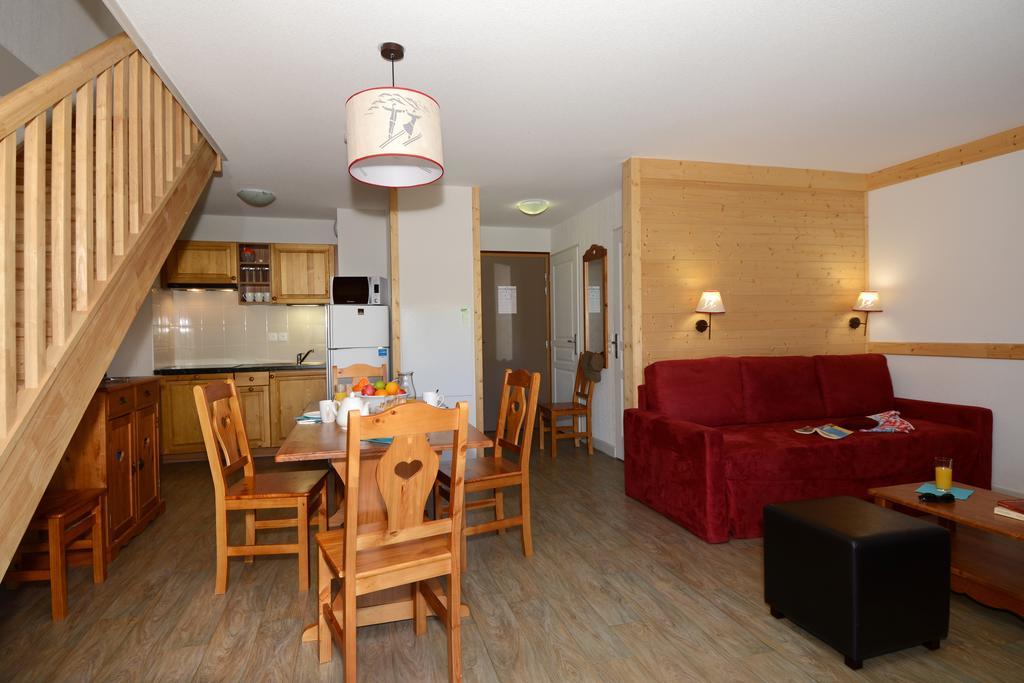 Residence Odalys Les Bergers Saint-Sorlin-dʼArves Екстериор снимка